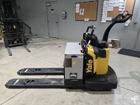 Diesel Forklifts 2019  Yale MPE060LG (1)