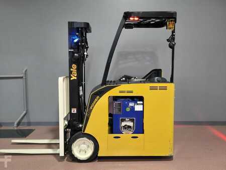 Reach Trucks 2019  Yale ESC040AD (1)