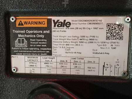 Reach Trucks 2019  Yale ESC040AD (13)