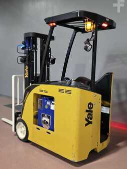Reach Trucks 2019  Yale ESC040AD (2)