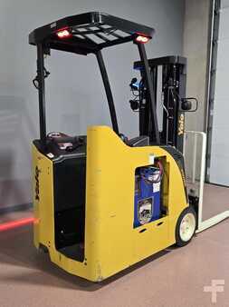 Reach Trucks 2019  Yale ESC040AD (5)