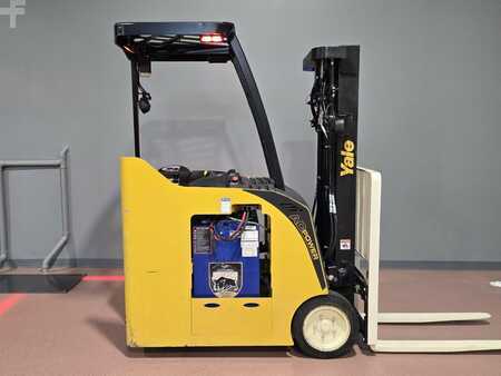Reach Trucks 2019  Yale ESC040AD (6)