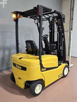 Diesel Forklifts 2019  Yale ERP030VF (2)