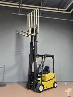 Diesel Forklifts 2019  Yale ERP030VF (8)