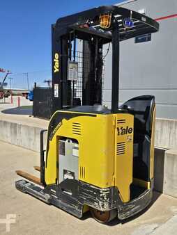 Reach Trucks 2021  Yale NR045EB (2)