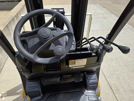 Propane Forklifts 2018  Yale GLC050VX (15)