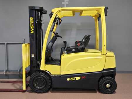 Diesel Forklifts 2010  Hyster J50XN (1)