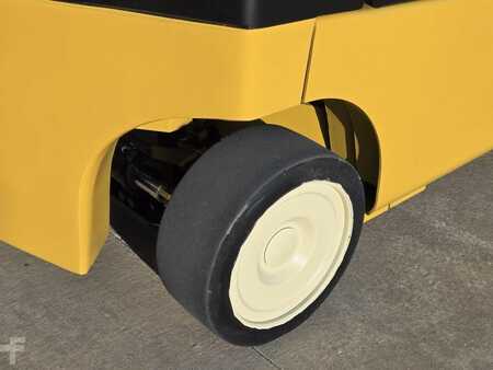 Propane Forklifts 2017  Yale GLC080VX (12)