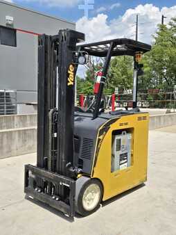 Reach Trucks 2022  Yale ESC040AD (3)