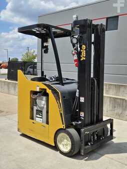 Reach Trucks 2022  Yale ESC040AD (4)