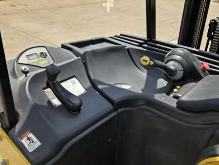 Reach Trucks 2022  Yale ESC040AD (7)
