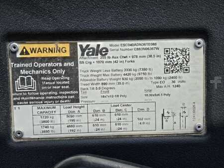 Reach Trucks 2022  Yale ESC040AD (9)
