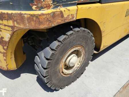 Propane Forklifts 2012  Yale GLP050VX (11)