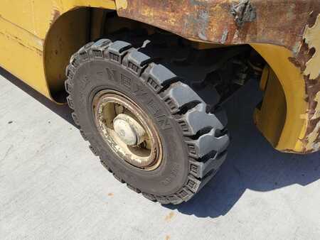 Propane Forklifts 2012  Yale GLP050VX (12)