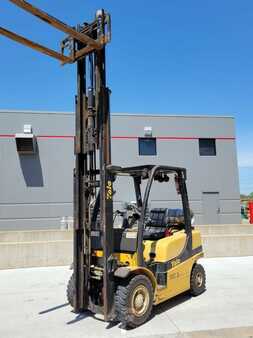 Propane Forklifts 2012  Yale GLP050VX (8)