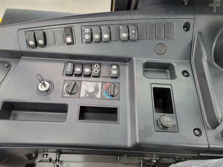 Diesel Forklifts 2023  Hyundai 160D-9 (18)