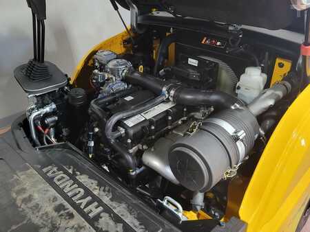 Propane Forklifts 2016  Hyundai 25L-9A (14)