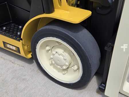 Propane Forklifts 2018  Yale GLC050VX (9)