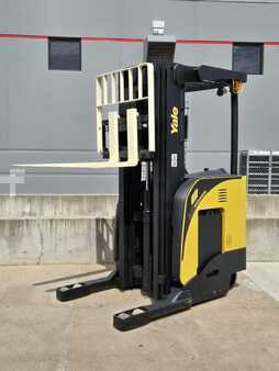 Reach Trucks 2020  Yale NR045EB (7)