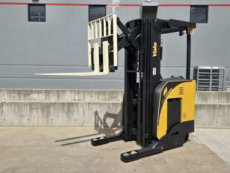 Reach Trucks 2020  Yale NR045EB (8)