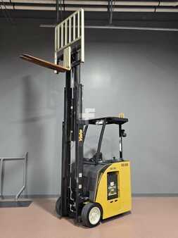 Reach Trucks 2019  Yale ESC030AD (8)