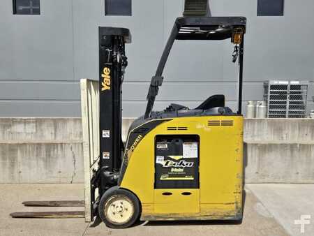 Reach Trucks 2019  Yale ESC030AD (1)