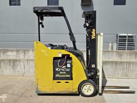 Reach Trucks 2019  Yale ESC030AD (6)