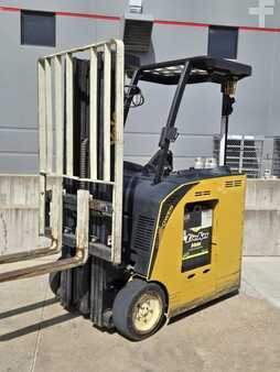 Reach Trucks 2019  Yale ESC030AD (7)