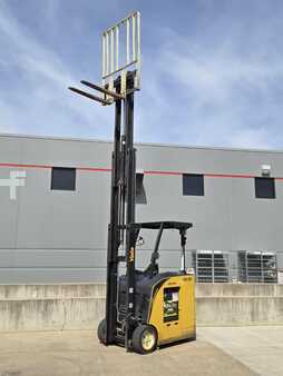 Reach Trucks 2019  Yale ESC030AD (8)