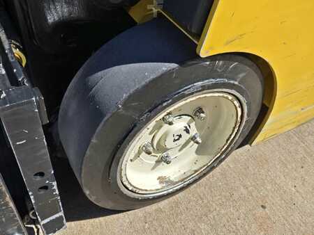 Reach Trucks 2019  Yale ESC040AD (10)