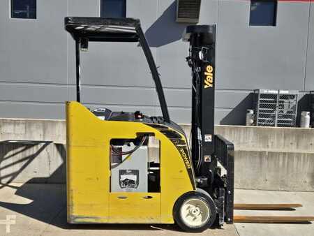 Reach Trucks 2019  Yale ESC040AD (6)