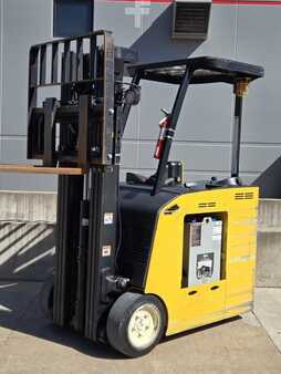Reach Trucks 2019  Yale ESC040AD (7)
