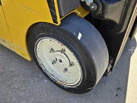 Reach Trucks 2019  Yale ESC040AD (9)