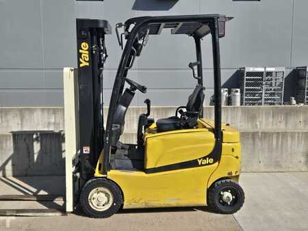 Diesel Forklifts 2019  Yale ERP030VF (1)