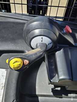 Reach Trucks 2021  Yale NR045EB (13)