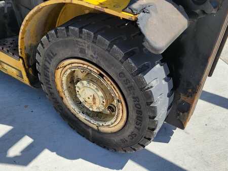 Propane Forklifts 2012  Yale GLP050VX (10)