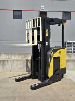Reach Trucks 2020  Yale NR045EB (7)