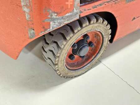 Diesel Forklifts 2021  Linde E25C (13)