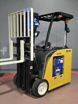 Reach Trucks 2019  Yale ESC040AD (7)