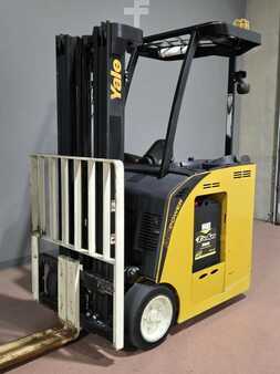 Reach Trucks 2019  Yale ESC030AD (3)