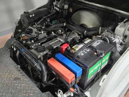 Propane Forklifts 2015  Unicarriers CF60 (9)