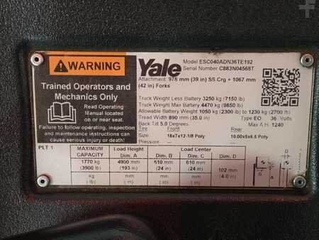 Reach Trucks 2019  Yale ESC040AD (15)