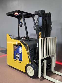 Reach Trucks 2019  Yale ESC040AD (4)