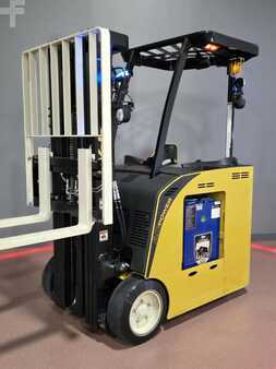 Reach Trucks 2019  Yale ESC040AD (7)