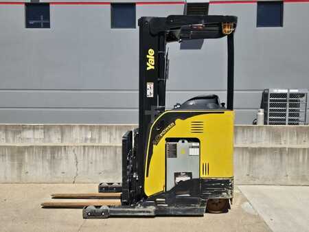 Reach Trucks 2021  Yale NR045EB (1)