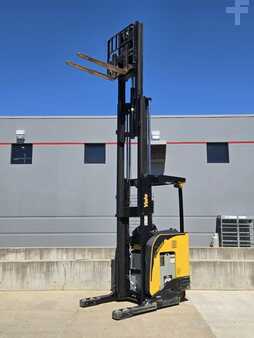 Reach Trucks 2021  Yale NR045EB (9)