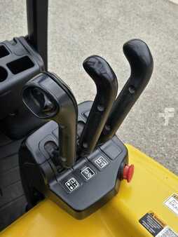 Diesel Forklifts 2015  Yale ERP040VT (11)