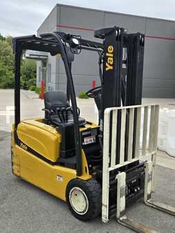 Diesel Forklifts 2015  Yale ERP040VT (4)