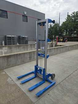 Diesel Forklifts 2023  Genie GL10 (3)