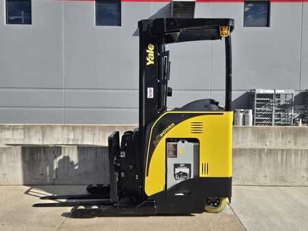 Reach Trucks 2019  Yale NDR035EB (1)